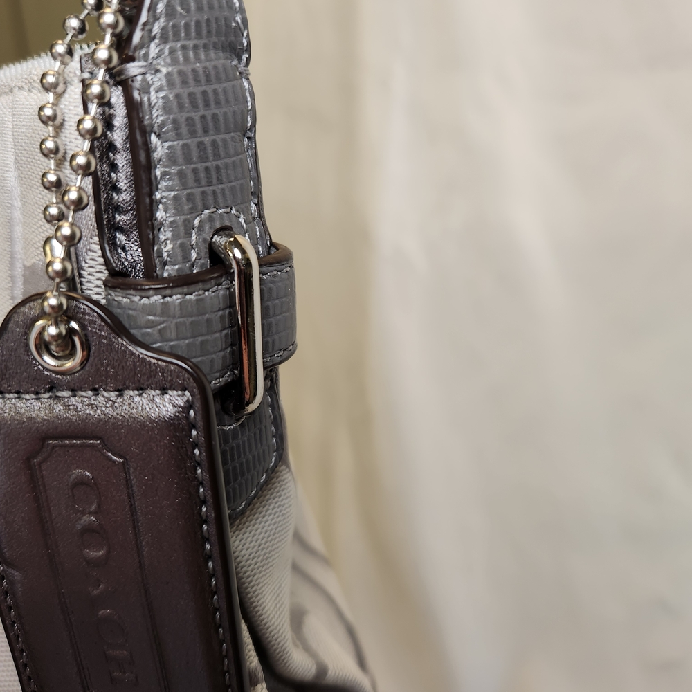 Coach Chelsea Ashlyn Hobo in Gray Signature Jacquard Canvas And Leather Trim - Picture 5 of 16